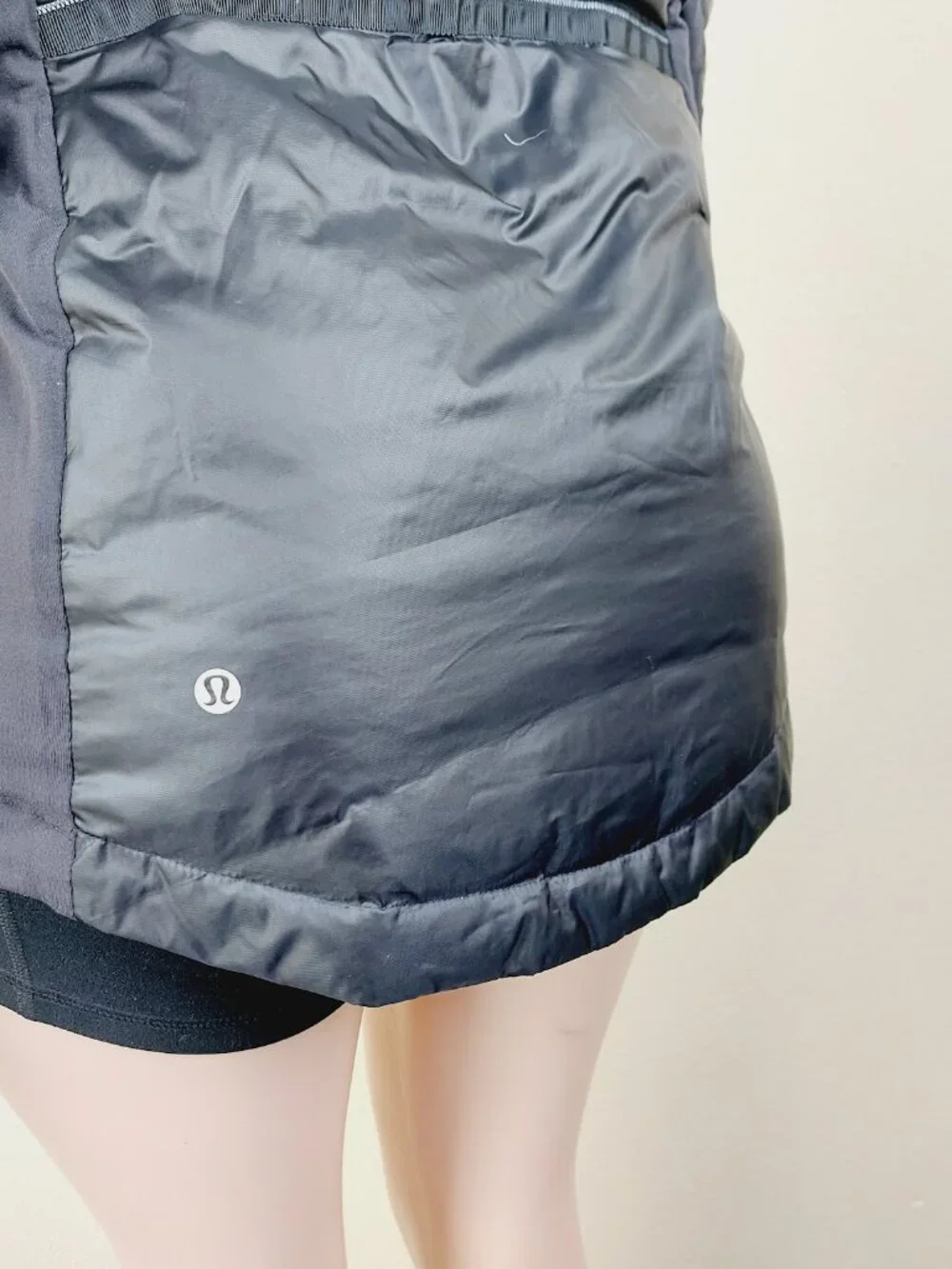 Lululemon Women's Black Down For A Run II Thermal Puffer Jacket Size 10